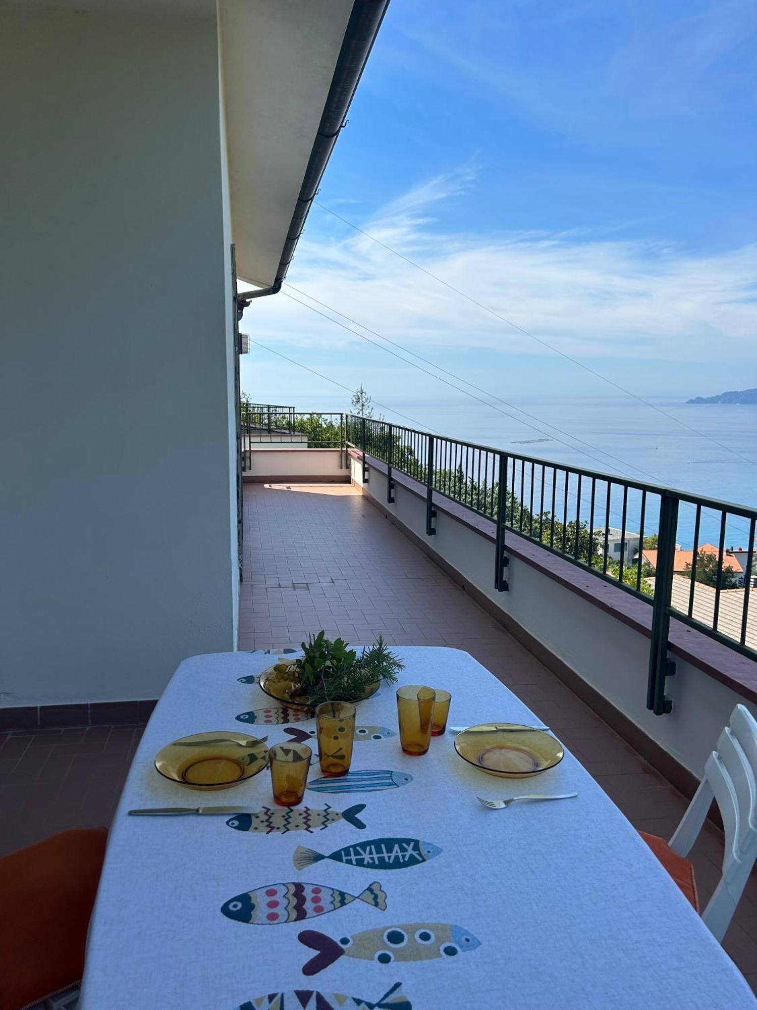 Beautiful Tigullio Apartment Lavagna Exterior photo